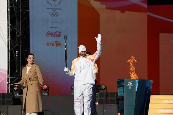 米兰-科尔蒂纳冬奥会火炬完成意大利境内第31站传递